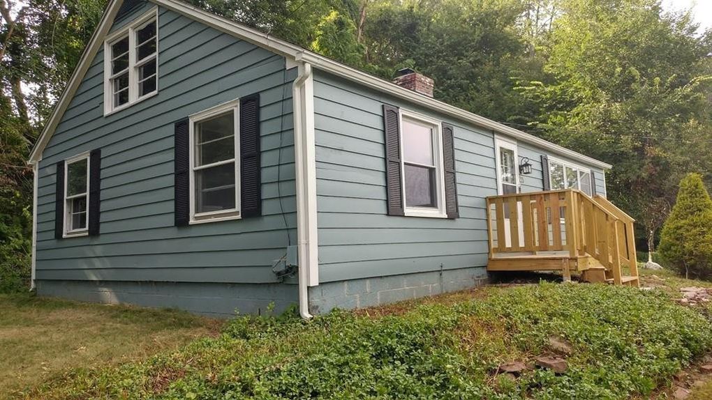 228 Pleasant St., East Longmeadow